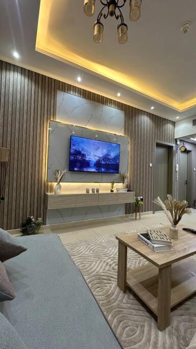 Apartment Luxury 1 Bedroom Amazing View